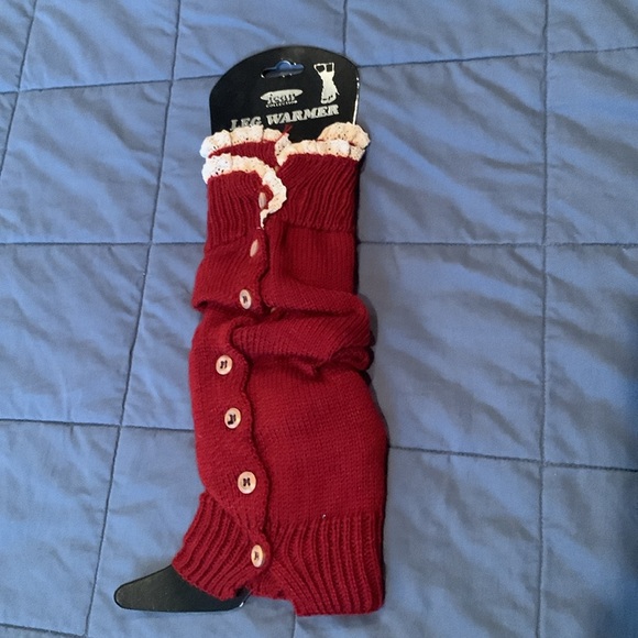 NWT red leg warmers + 2 pairs boot covers - Picture 2 of 6